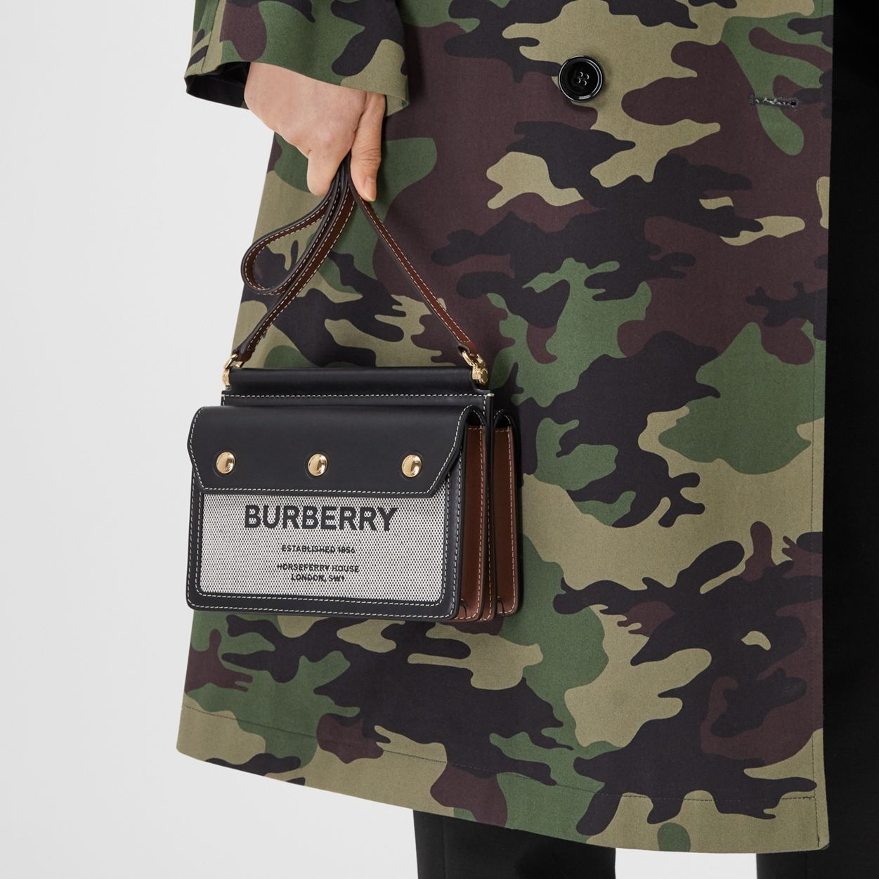 Mini Horseferry Print Title Bag with Pocket Detail 3
