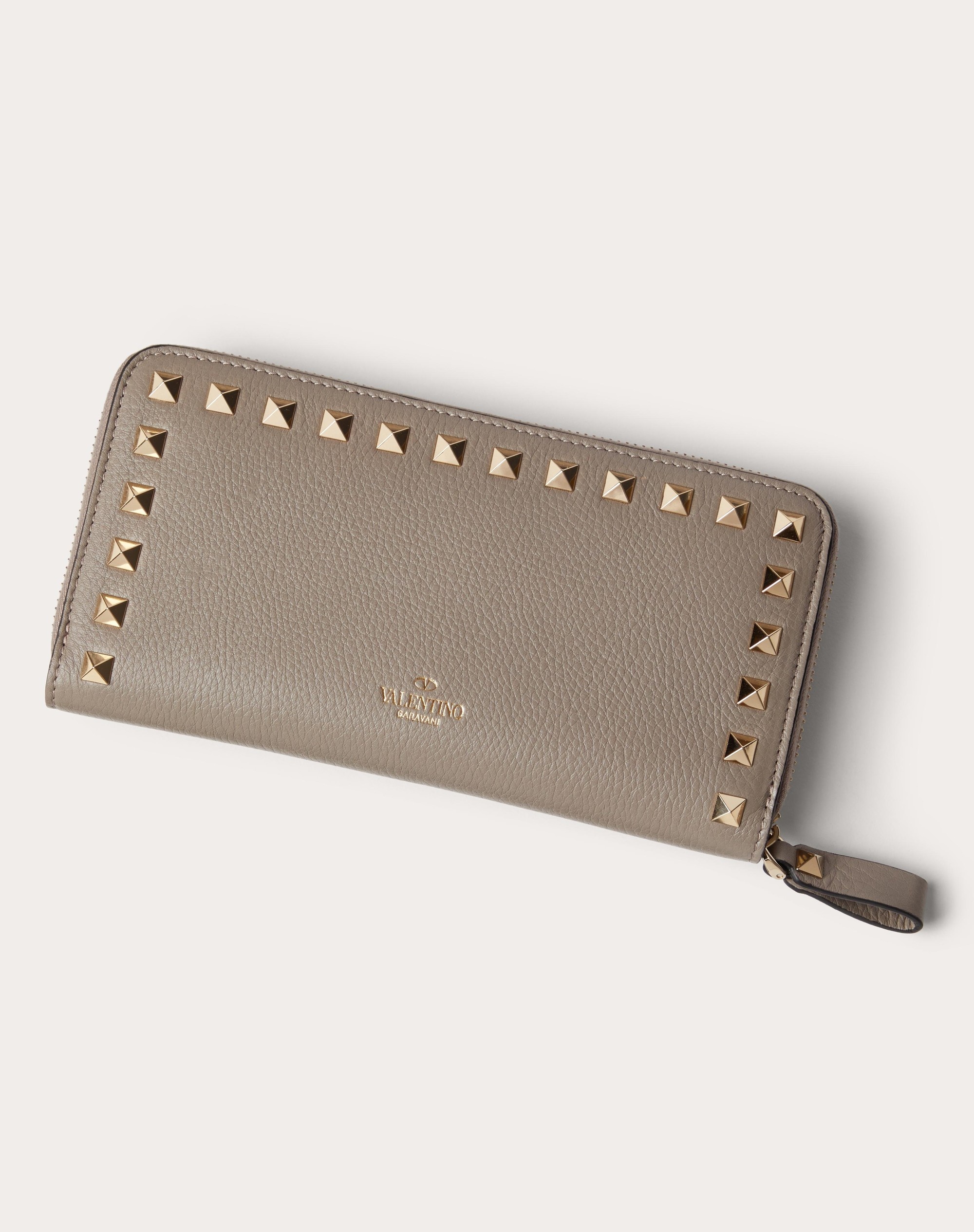 ROCKSTUD GRAINY CALFSKIN ZIPPERED WALLET - 3