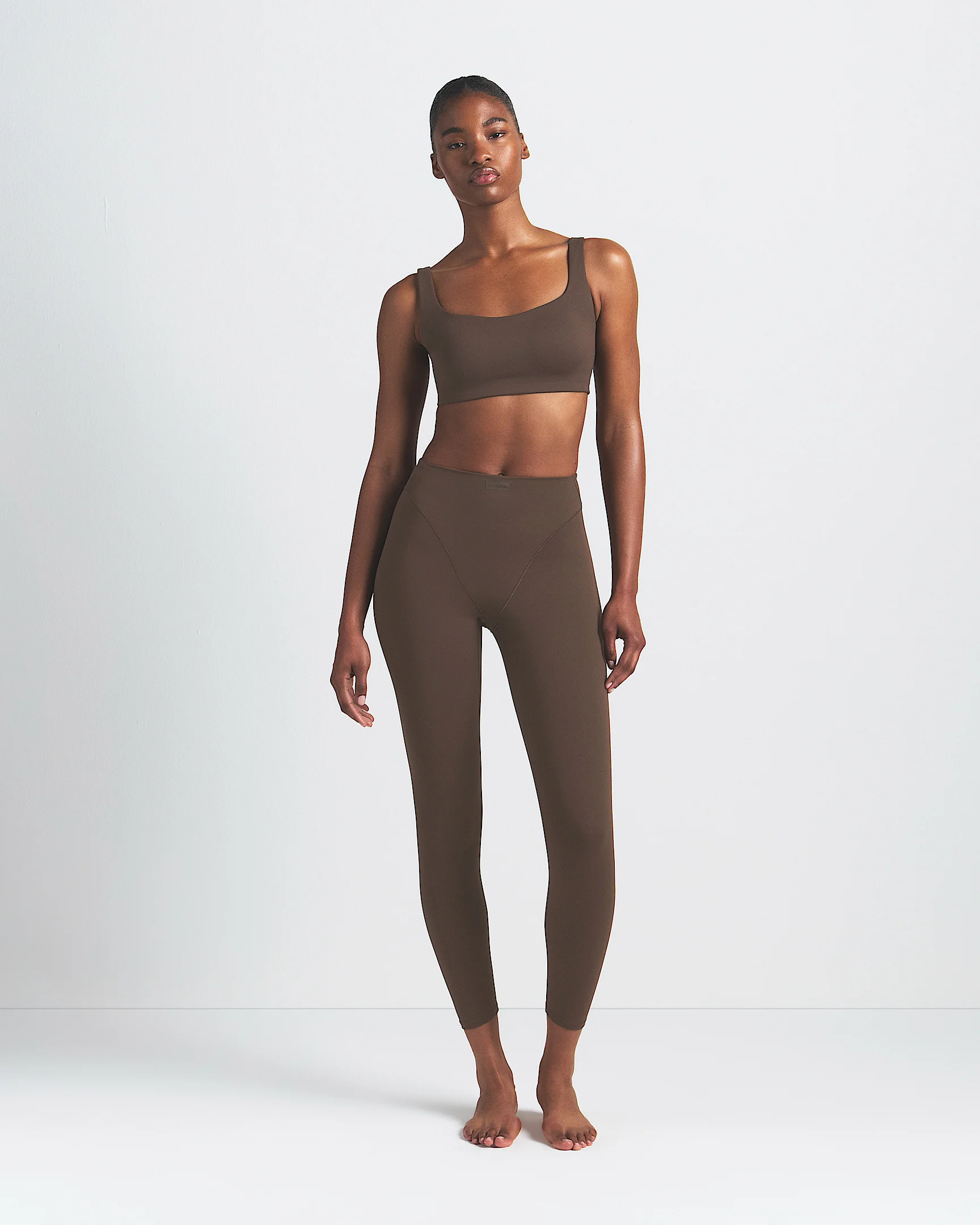 NikeSKIMS Matte Women's High-Waisted V-Line 26" Leggings - 1