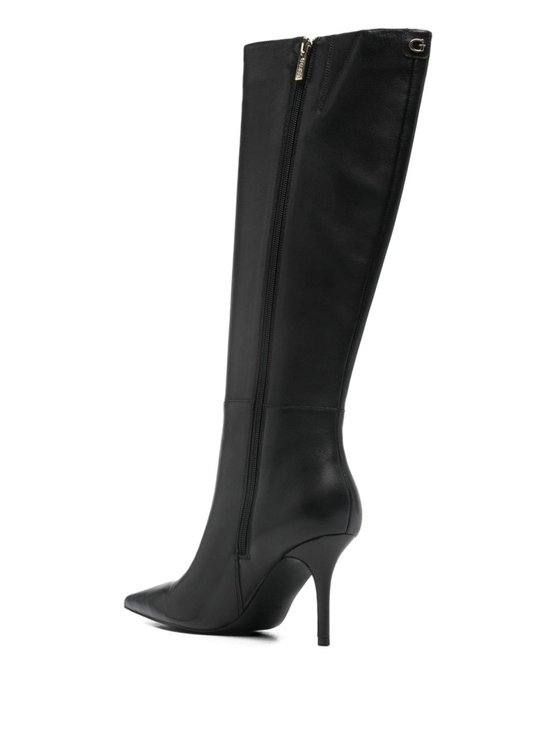 pointed boots 3