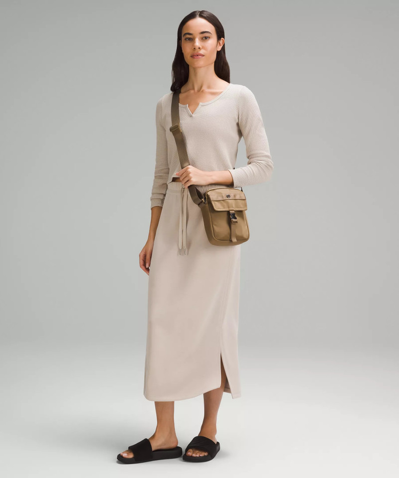 lululemon Wunderlust Crossbody Bag 2L outlook