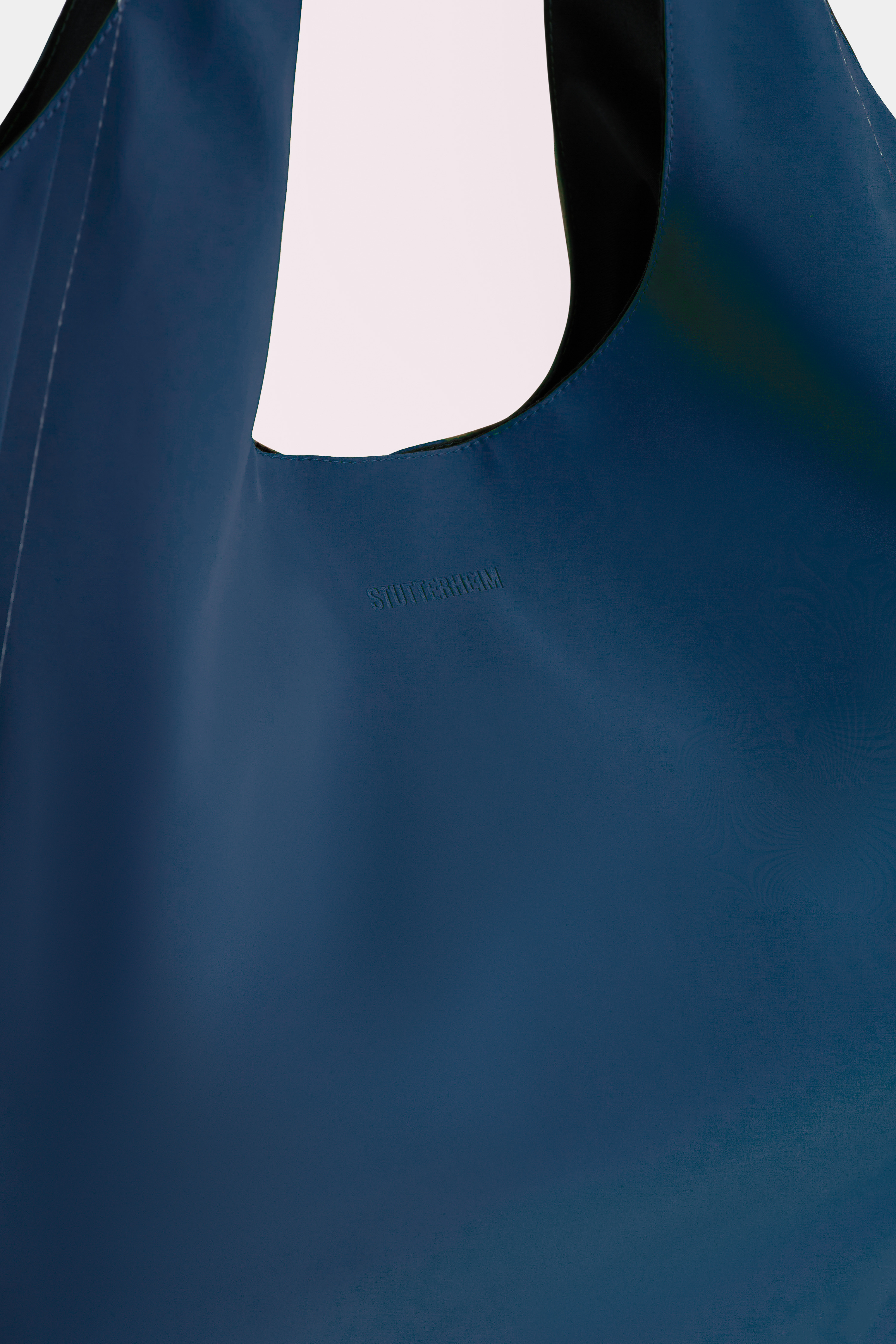 Svea Puffer Bag Matte Navy - 4