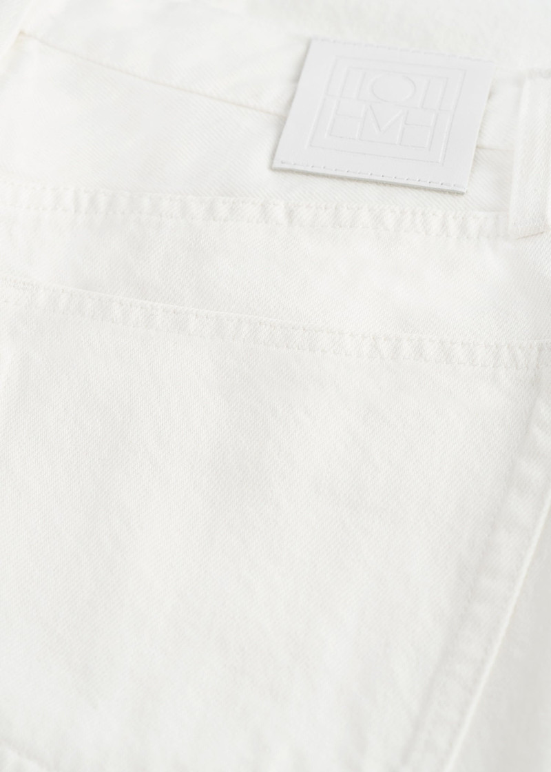 Classic cut denim off-white 7