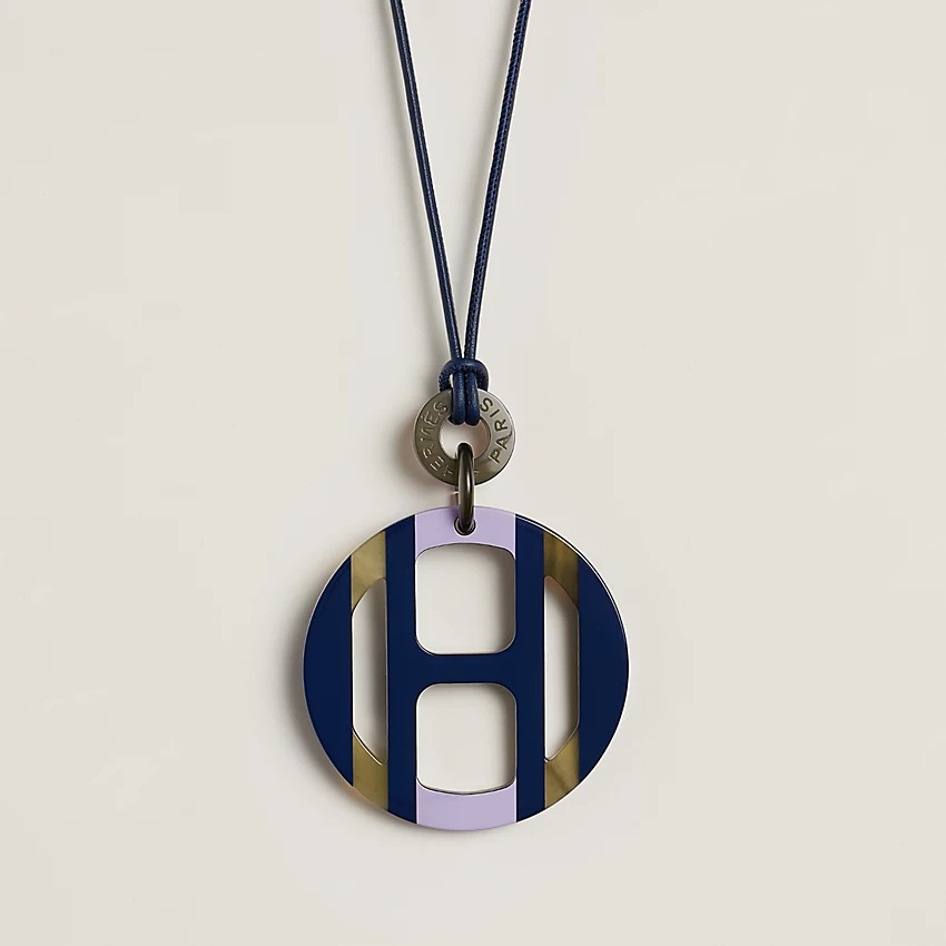 H Equipe pendant - 1