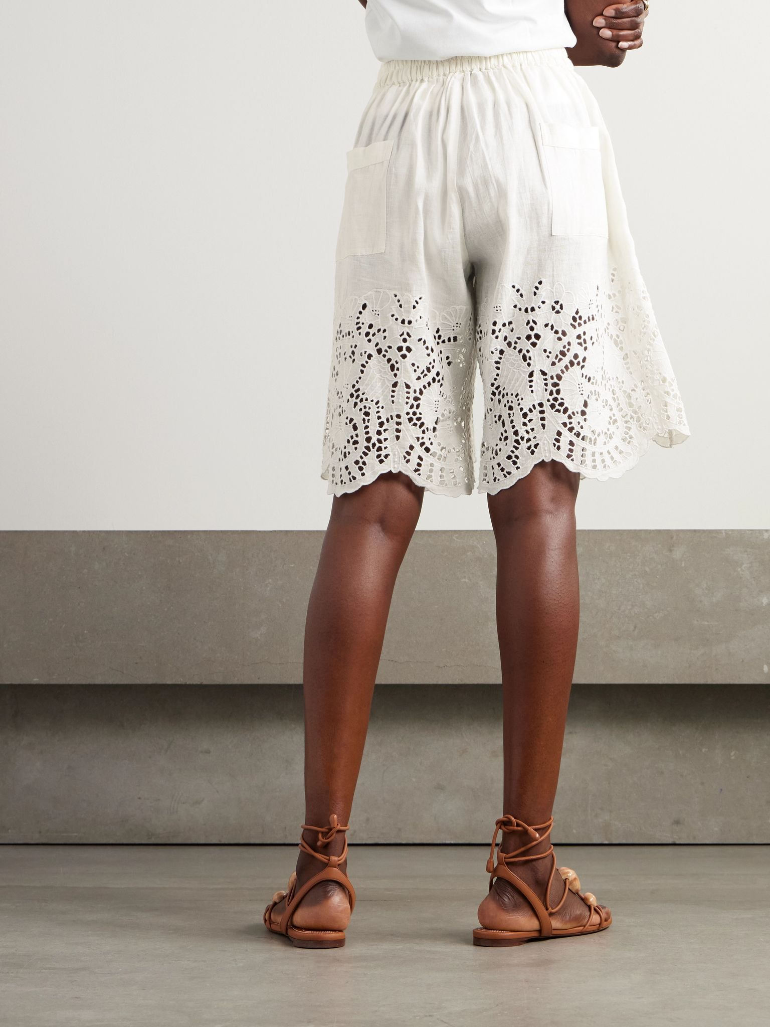 Scalloped pleated broderie anglaise linen and cotton-blend shorts Off-white - 4