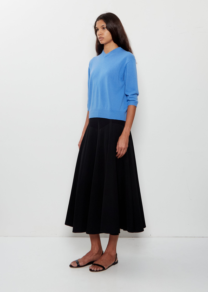 Elbow V-Neck Cashmere Sweater — Cornflower 4