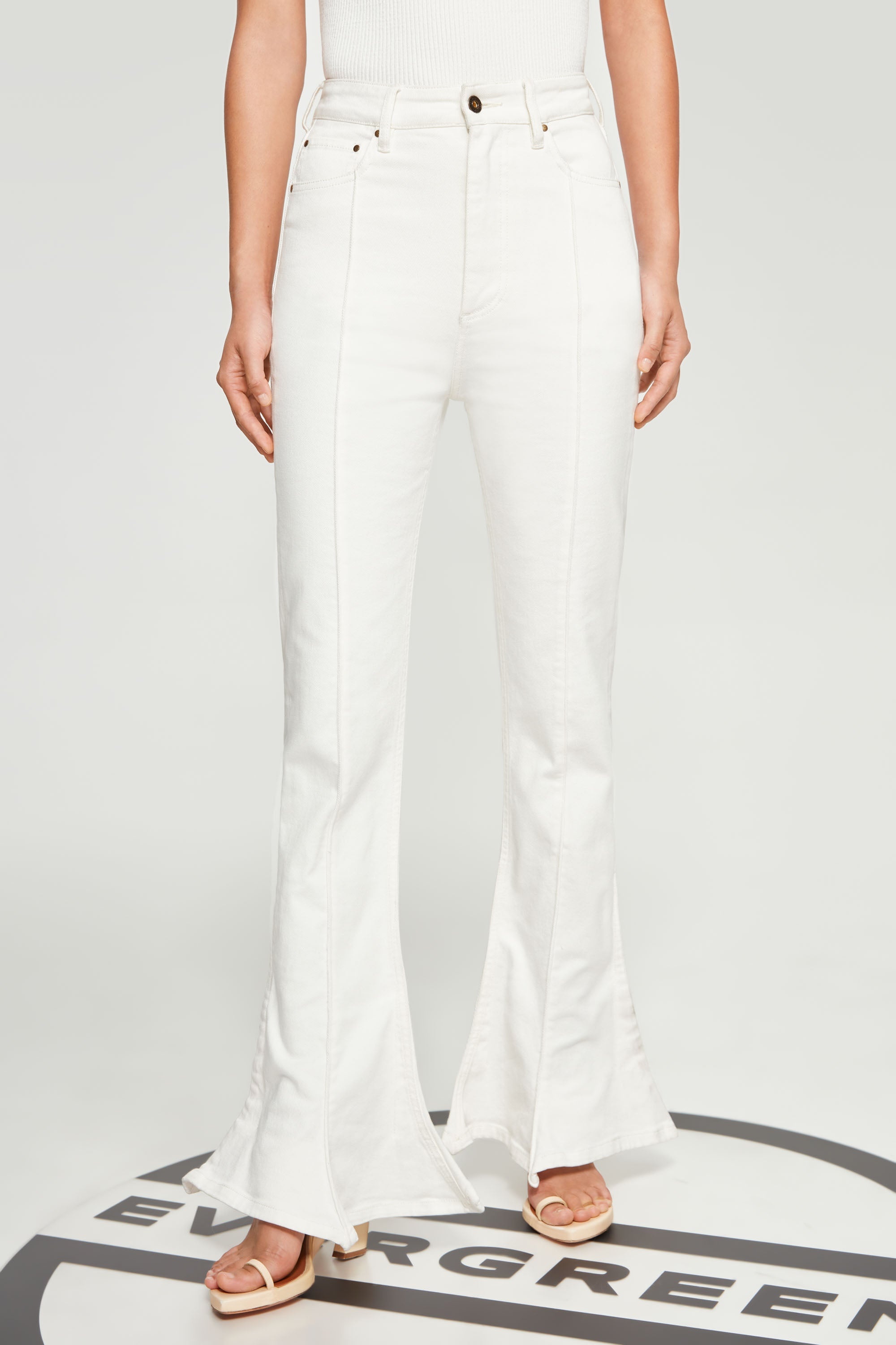 Classic Trumpet Jeans - 3