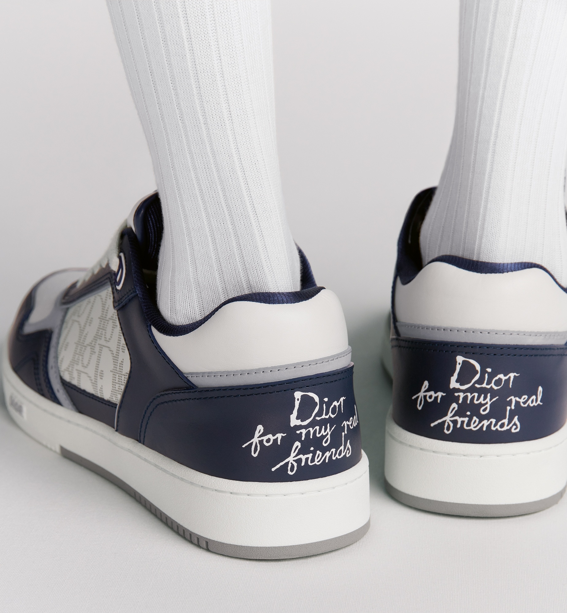 Dior ディオール AND HYLTON NEL B27 ロートップ スニーカー Men's Dior and Hylton Nel B27 low-top sneakers | DIOR | 24S