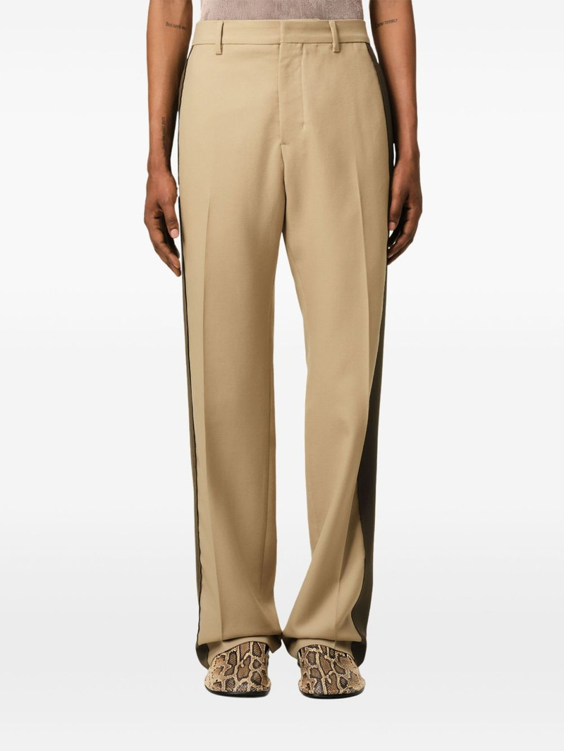 contrasting trousers 5