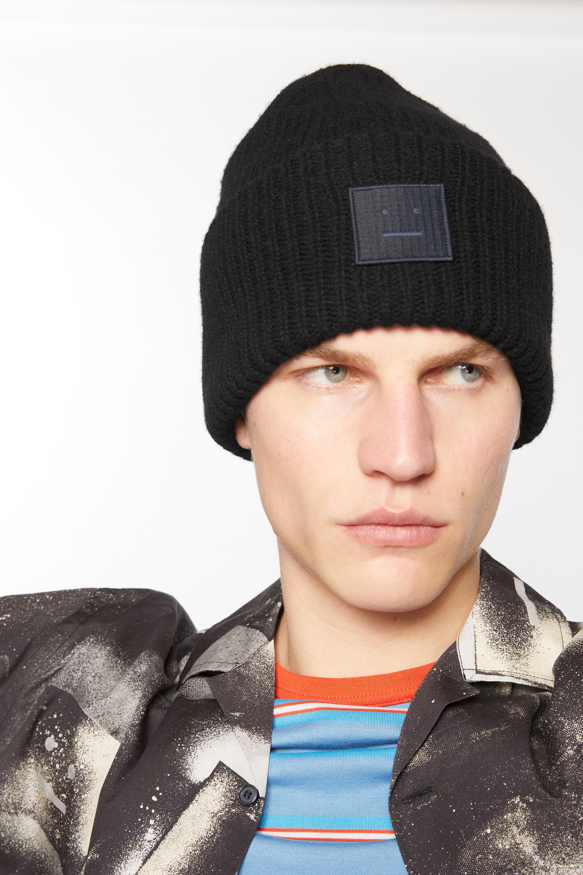 Large face logo beanie - Black - 2