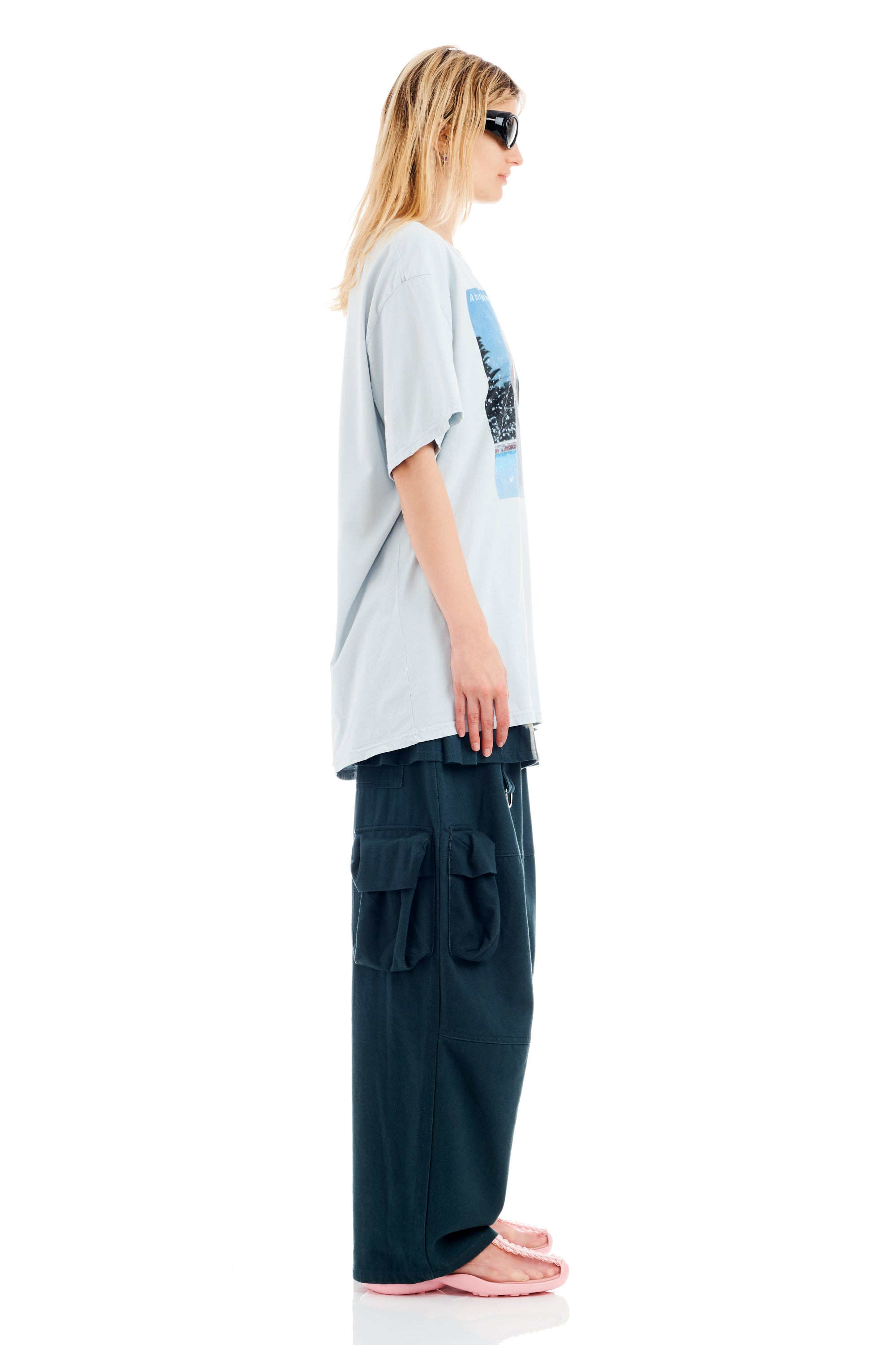 A HUG GRAPHIC TEE - 4