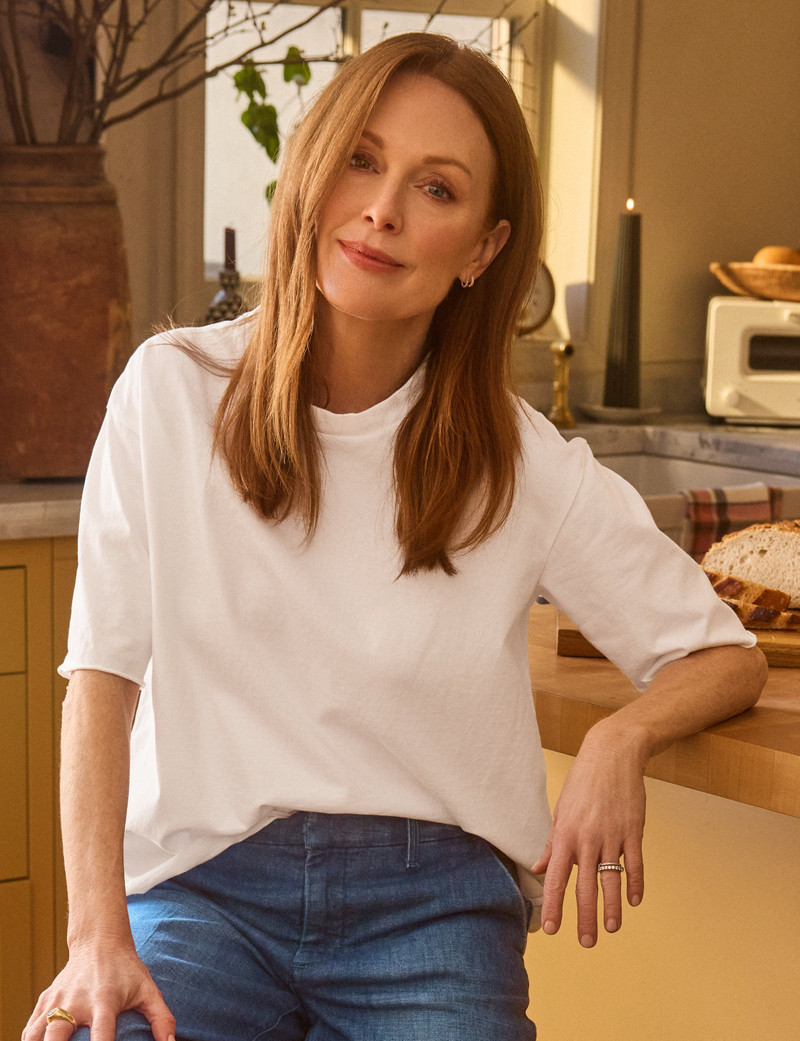 Frank & Eileen NYC Crewneck Tee outlook