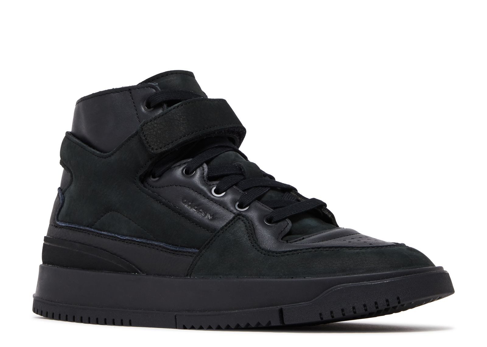FORUM PREMIERE 'CORE BLACK' - 2