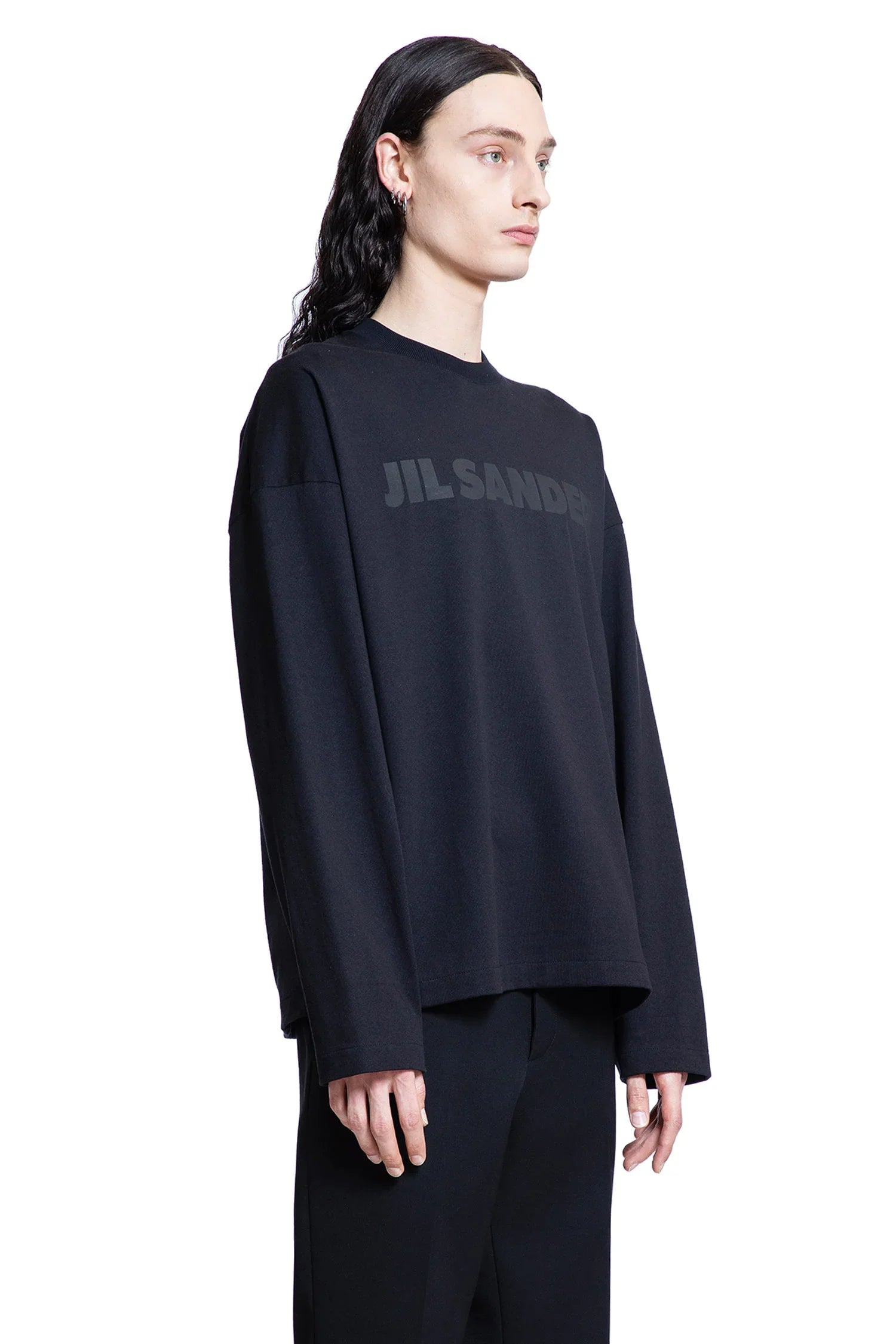 Long-Sleeve-Logo-T-Shirt - 2
