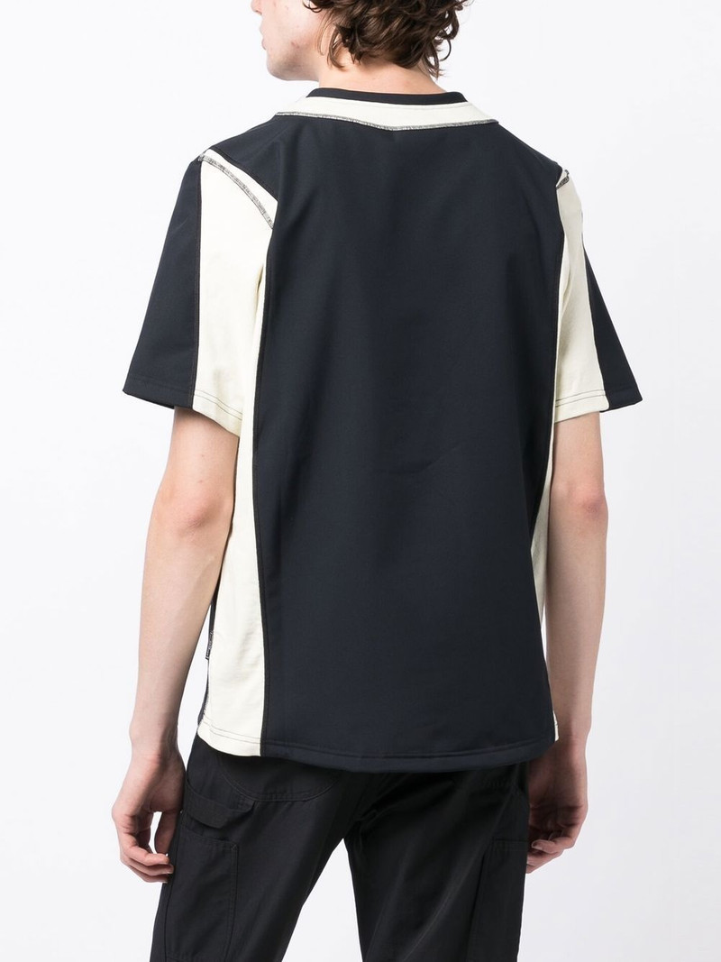 GR10K V-neck short-sleeve T-shirt outlook