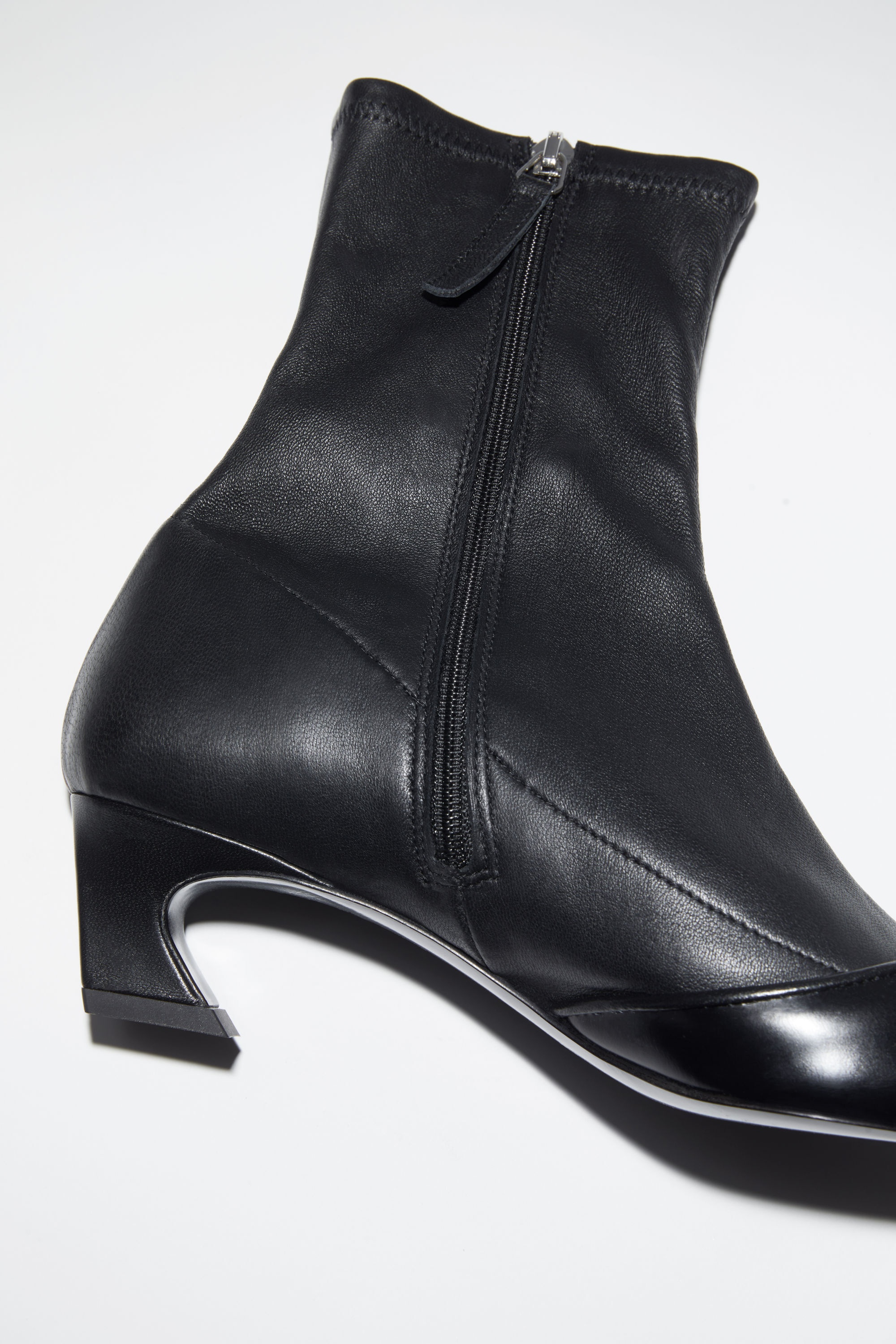 Heeled ankle boots - Black - 6
