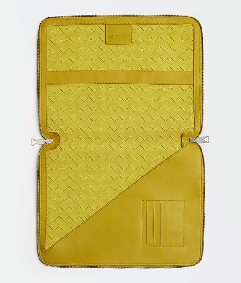 Bottega Veneta DOCUMENT CASE outlook