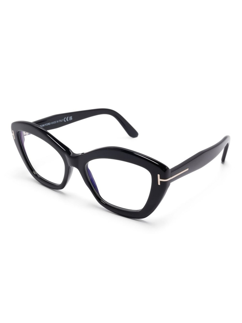 TOM FORD cat-eye glasses outlook