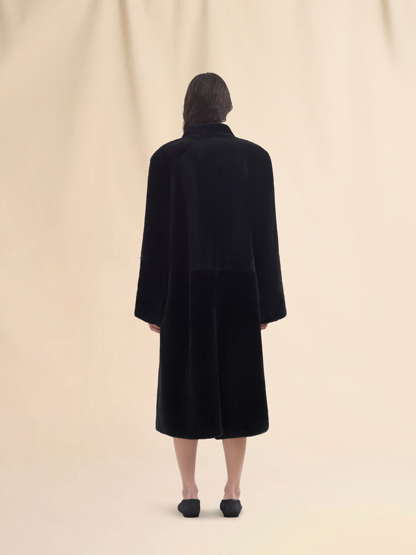 BLACK SHAVED SHEARLING COAT WITH PADDED SHOULDERS - 2