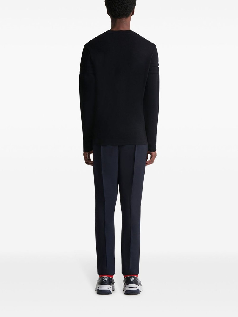 Damien jumper 4
