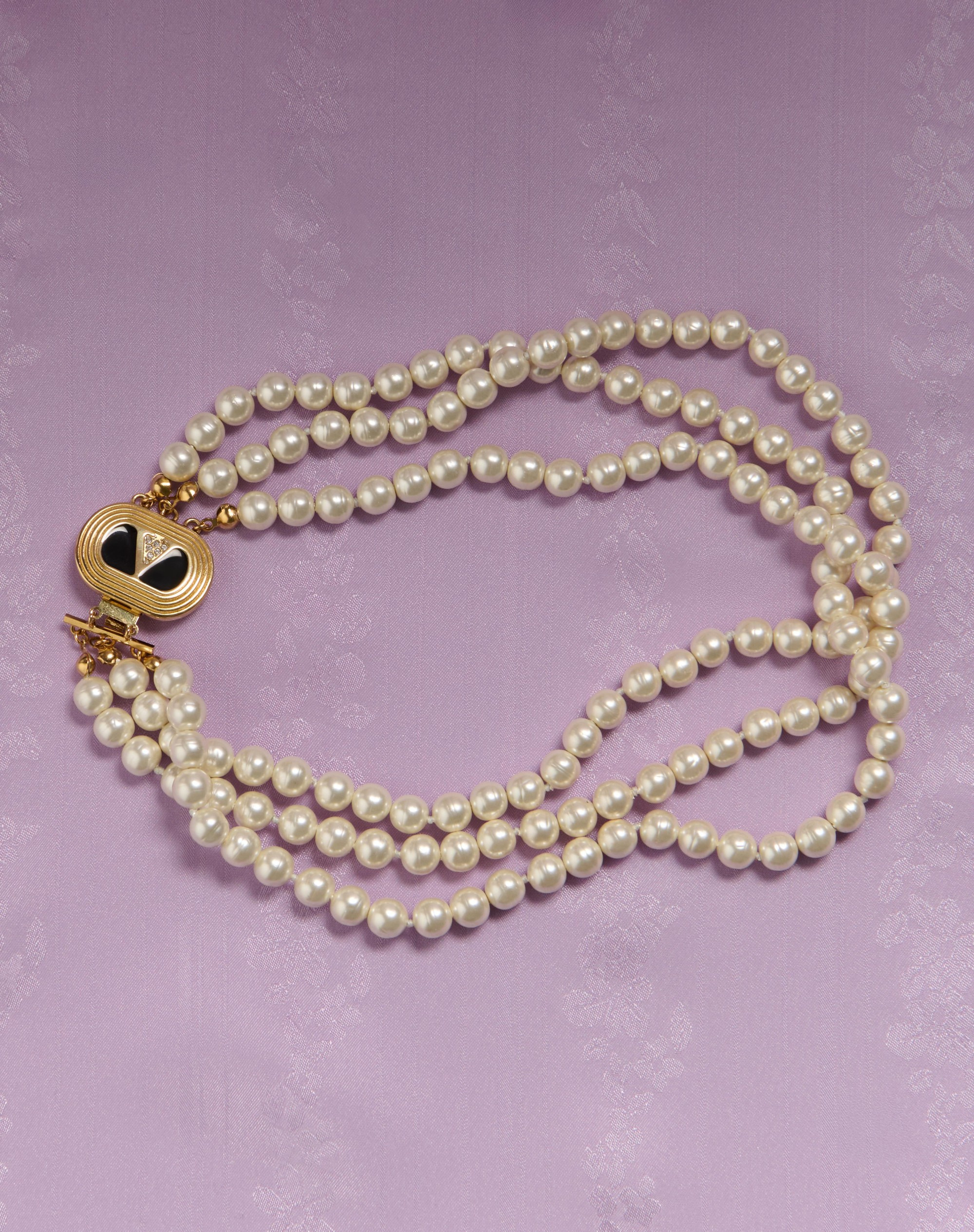 OVAL NECKLACE IN METAL, ENAMEL, PEARLS AND SWAROVSKI® CRYSTALS - 6