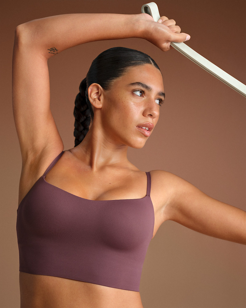 NikeSKIMS Matte Women's Cami Longline Bra 3