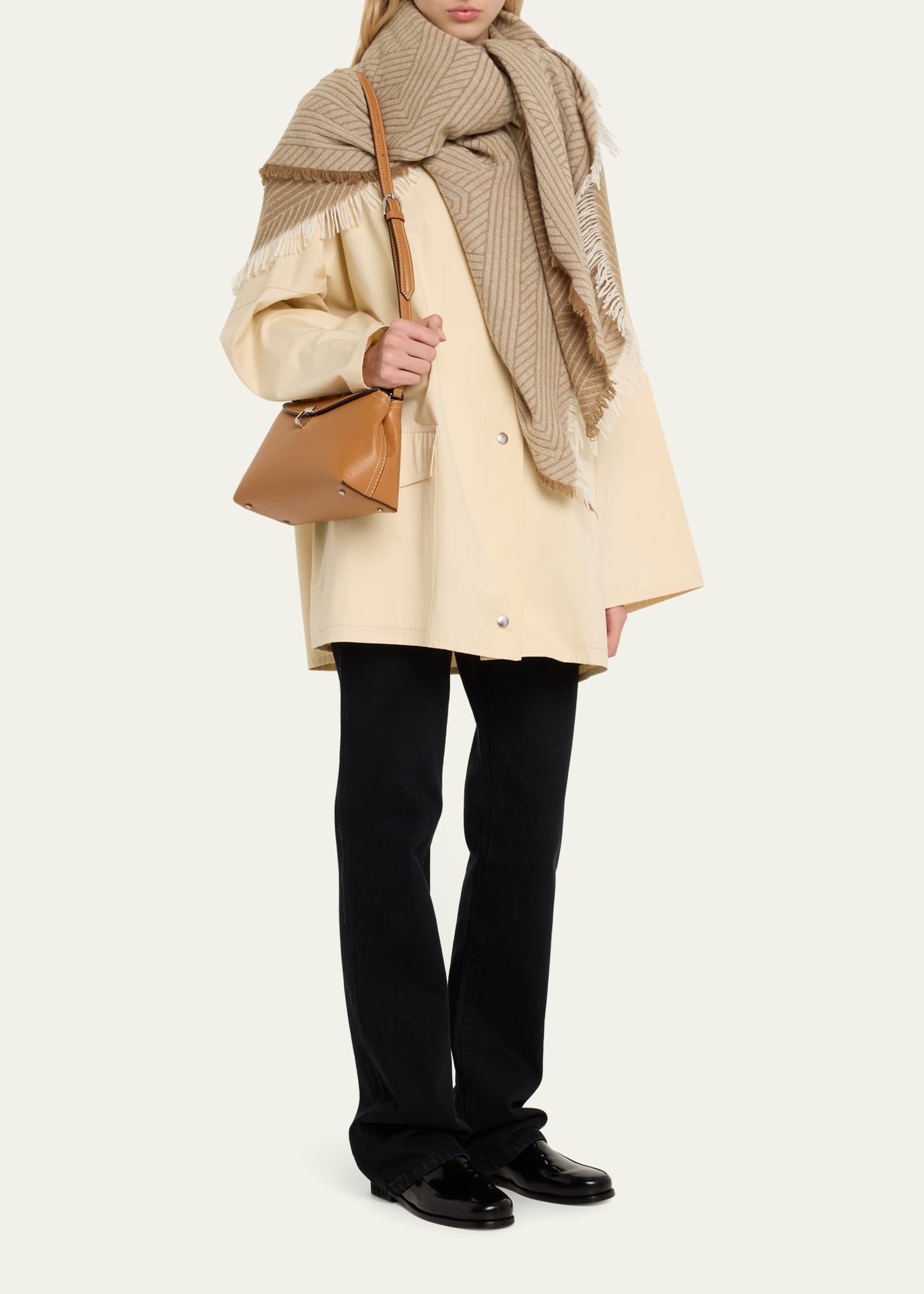 T-Lock Grained Leather Clutch Bag - 6