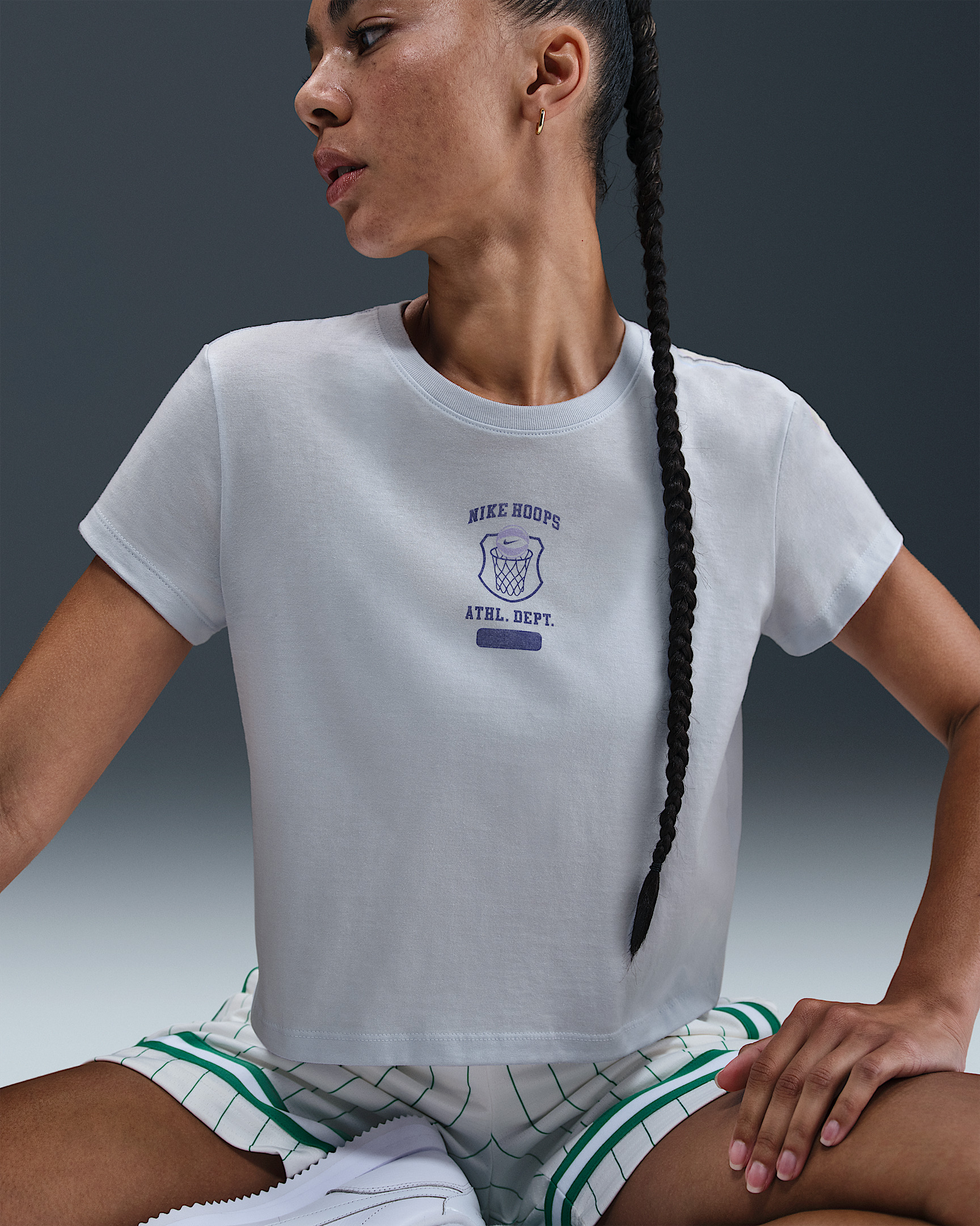 Nike Club Women's Cropped T-Shirt - 3