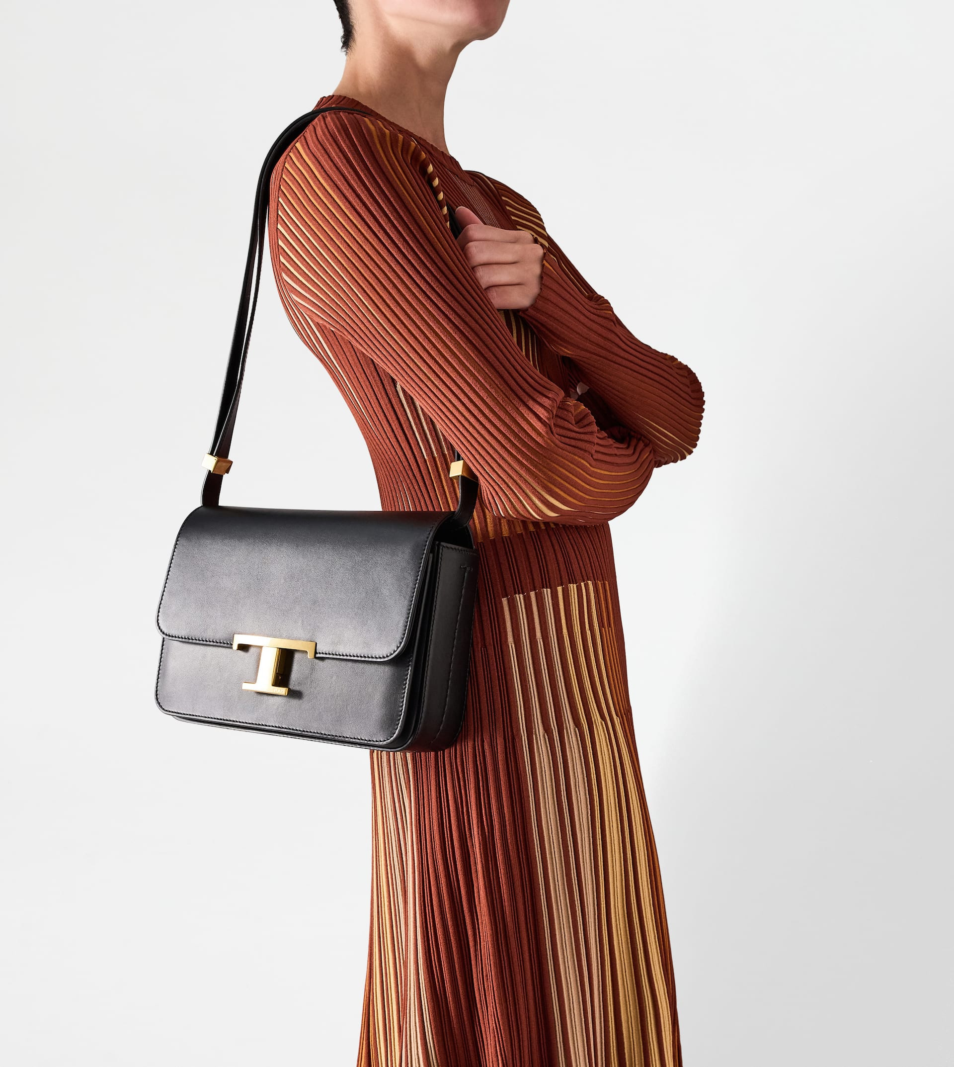 T TIMELESS CROSSBODY BAG IN LEATHER MINI - BLACK - 7