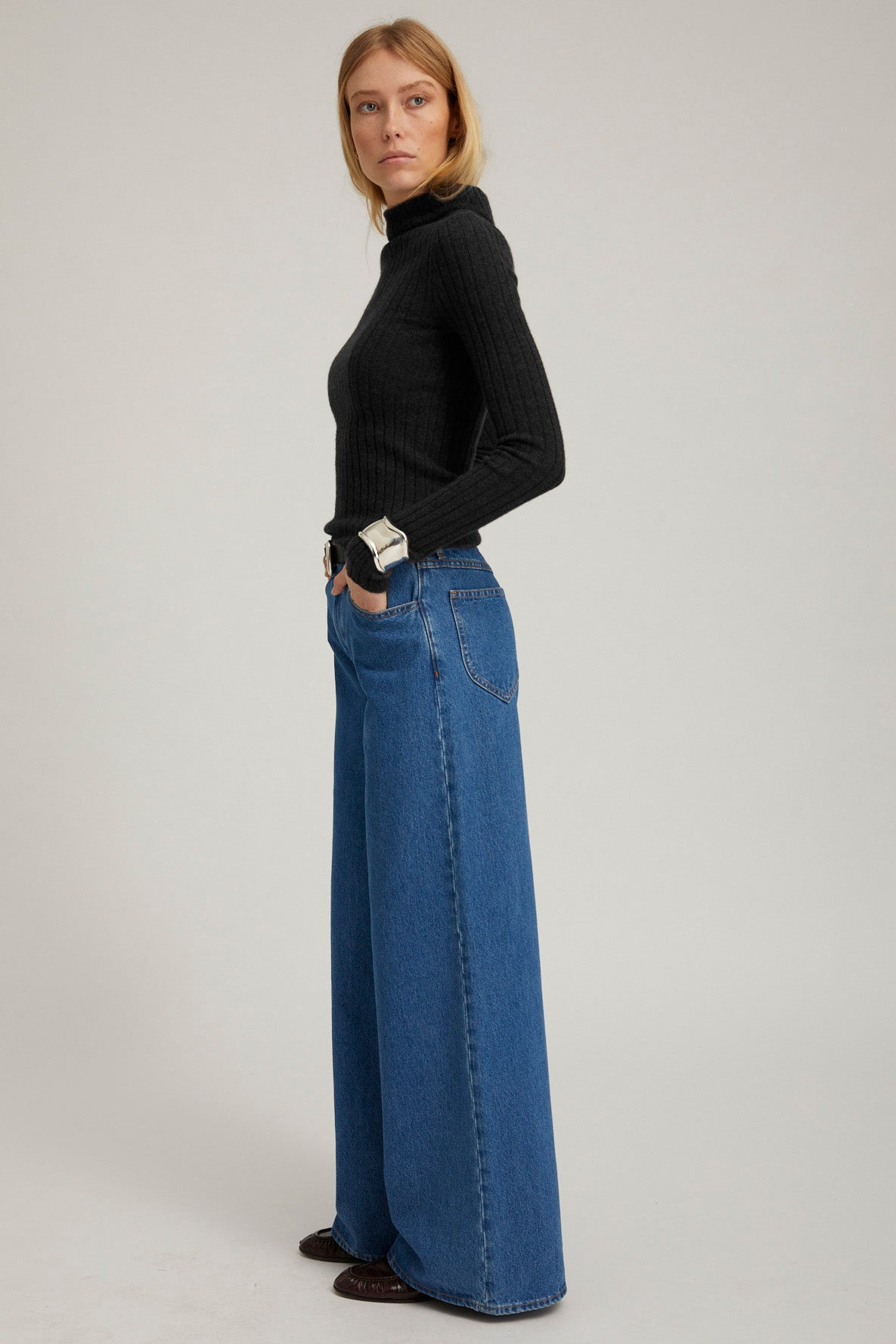 BLACK HEAVY CASHMERE MOCK NECK - 3