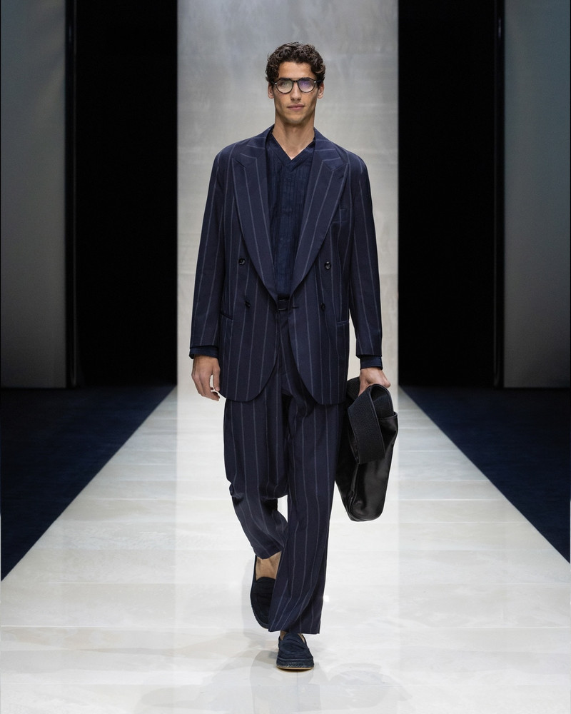 HERITAGE LINE DOUBLE-BREASTED PINSTRIPED SUIT IN VIRGIN WOOL 8