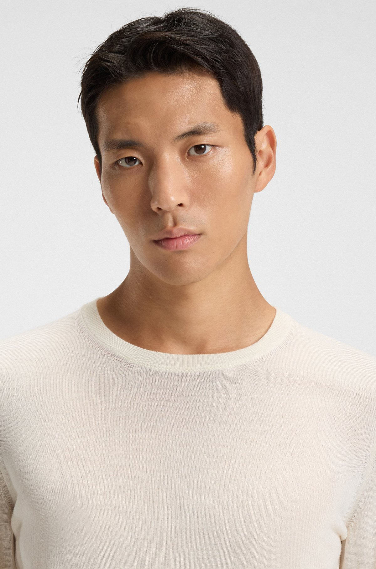REGULAR-FIT SWEATER IN MERINO WOOL WITH CREW NECKLINE - 3