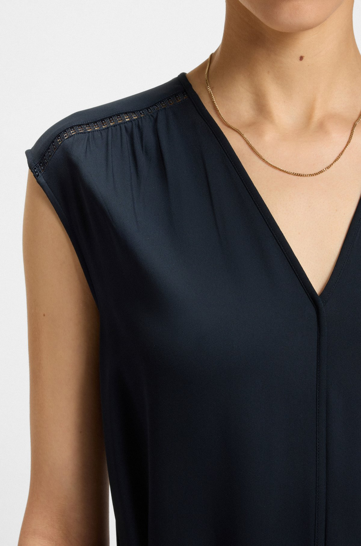 V-NECK DRESS WITH INTEGRATED BELT - 5