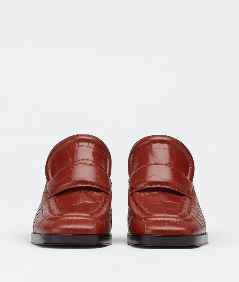 Bottega Veneta mules outlook