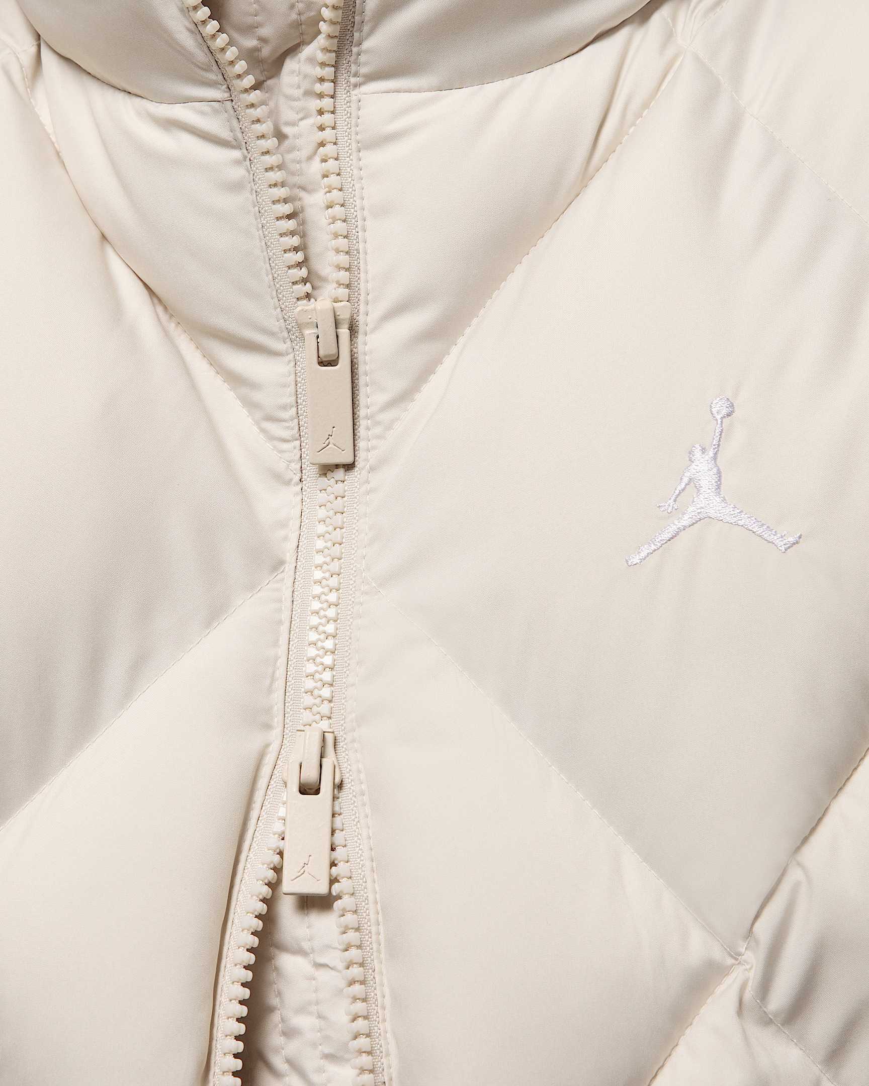 Jordan Brooklyn Women's Therma-FIT Quilted Puffer Vest - 4