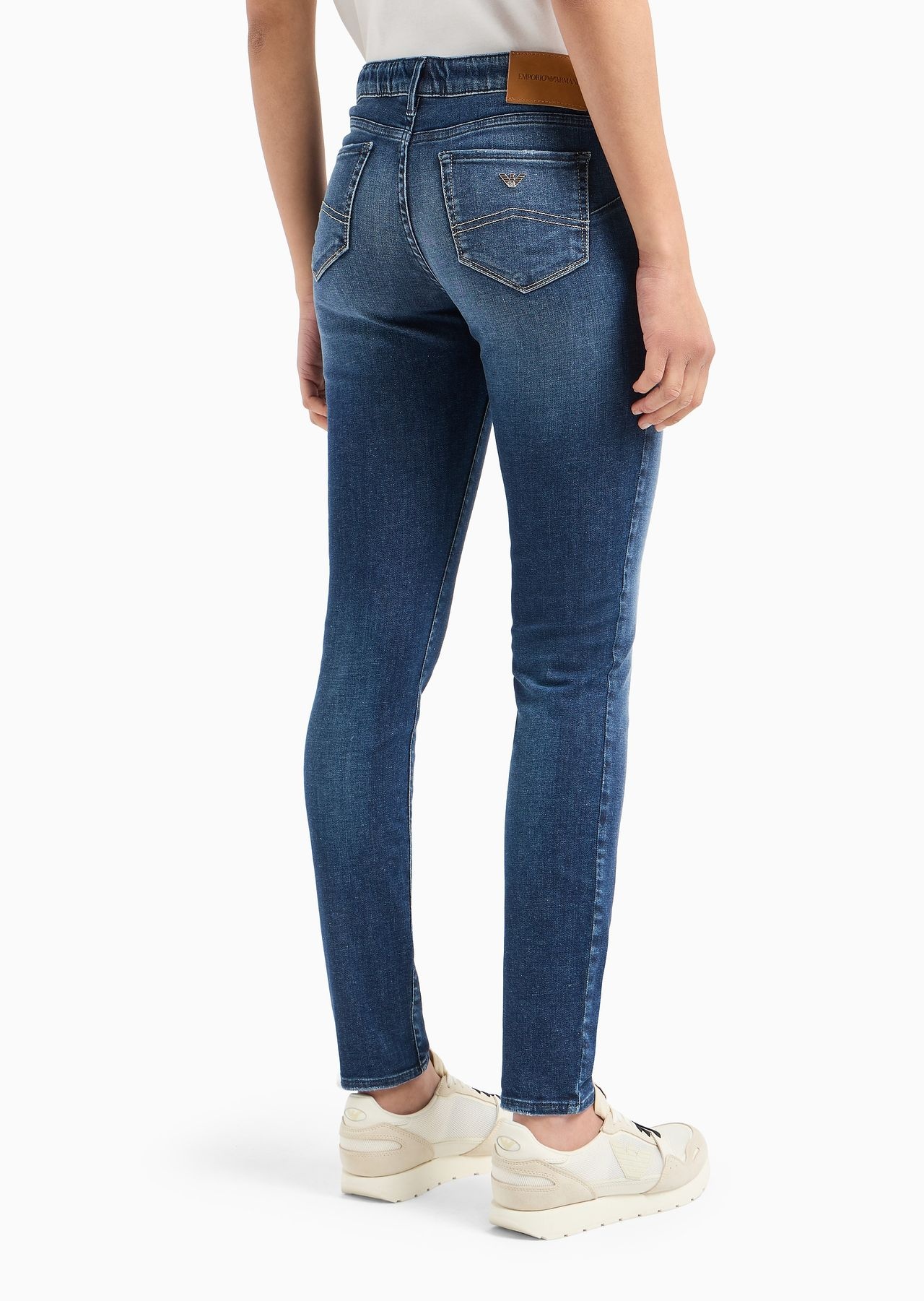 J23 Mid-rise, super-skinny jeans in a worn-look denim - 3