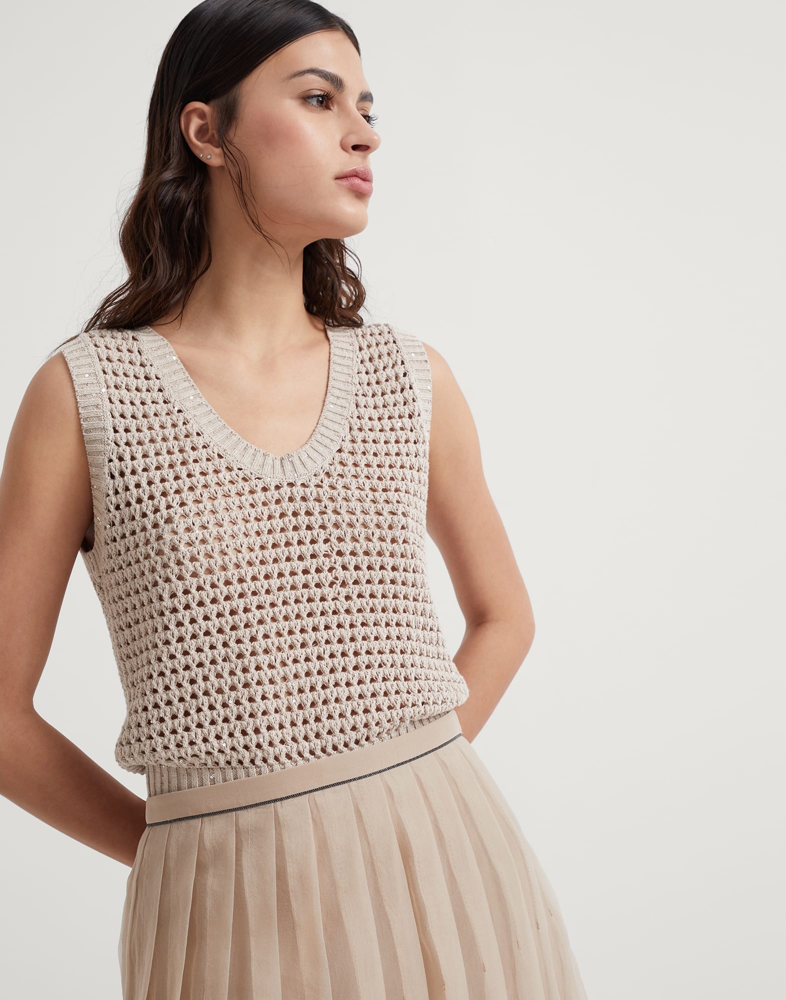 Crispy silk pleated midi skirt with shiny waistband - 3