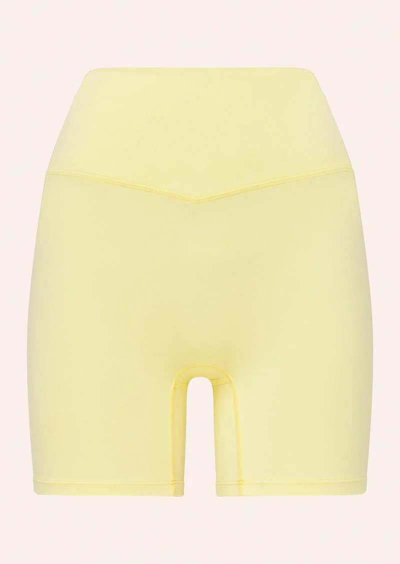 SIGNATURE 5" BIKE SHORT IN SOFT YELLOW - 1