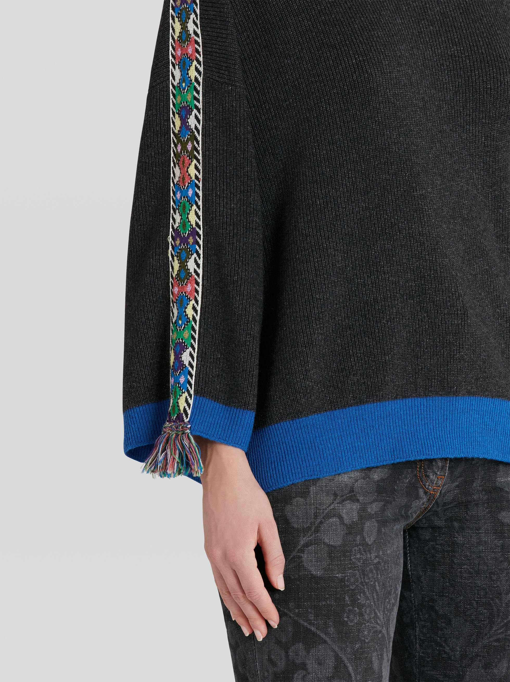 JERSEY PONCHO WITH GEOMETRIC TAPES AND TASSELS - 3