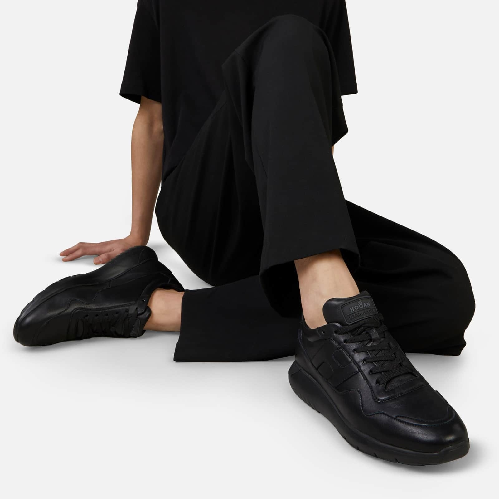 Interactive³ Black - 5