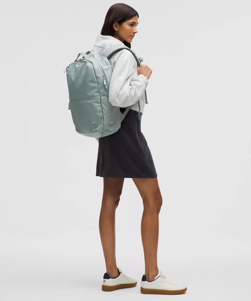 Double-Zip Backpack 22L 6