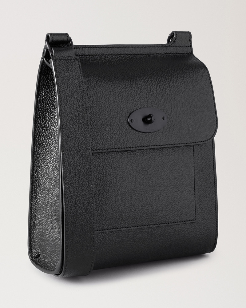 Antony
Black & Black Small Classic Grain 4