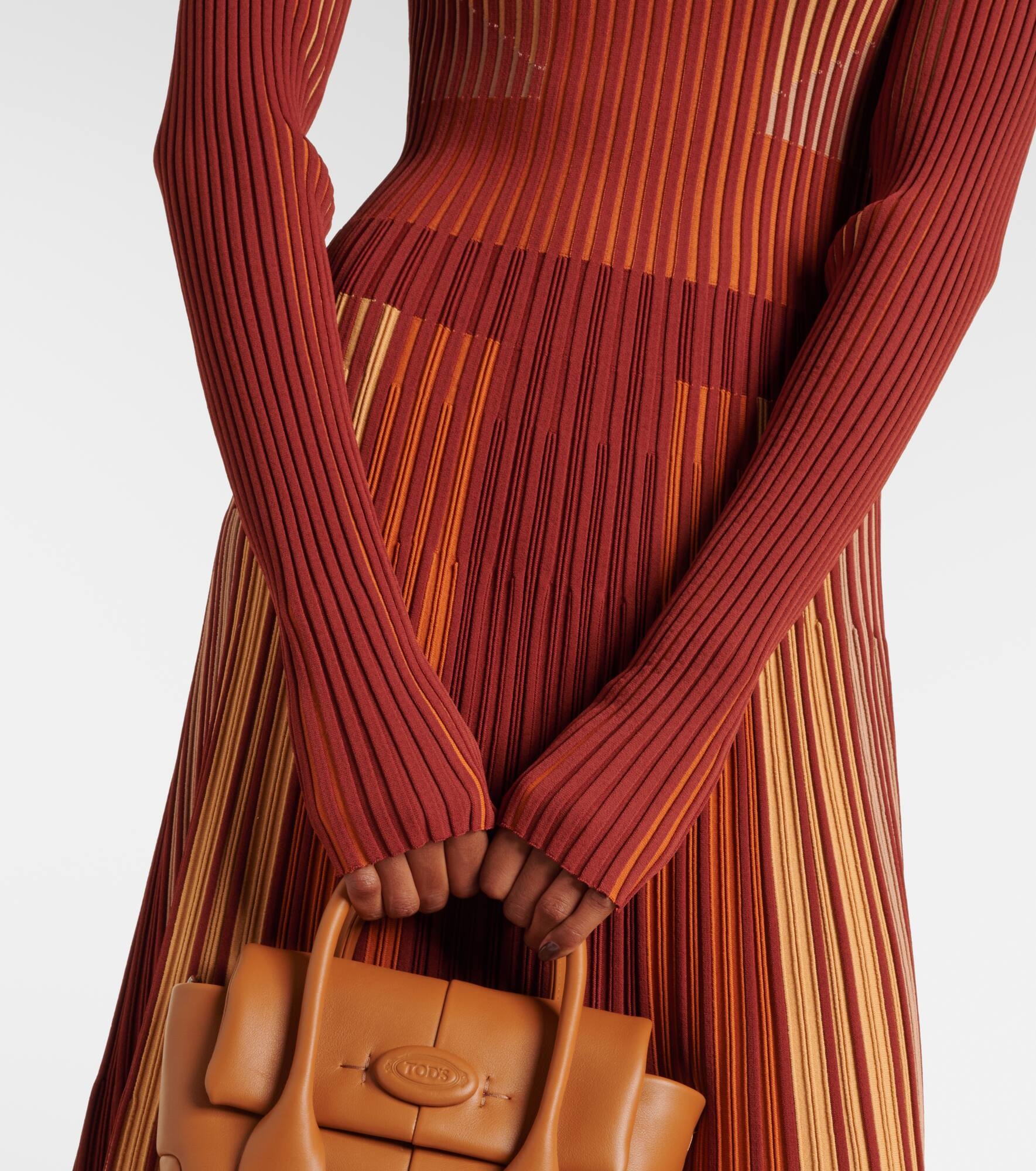 Knitted pleated midi dress - 5