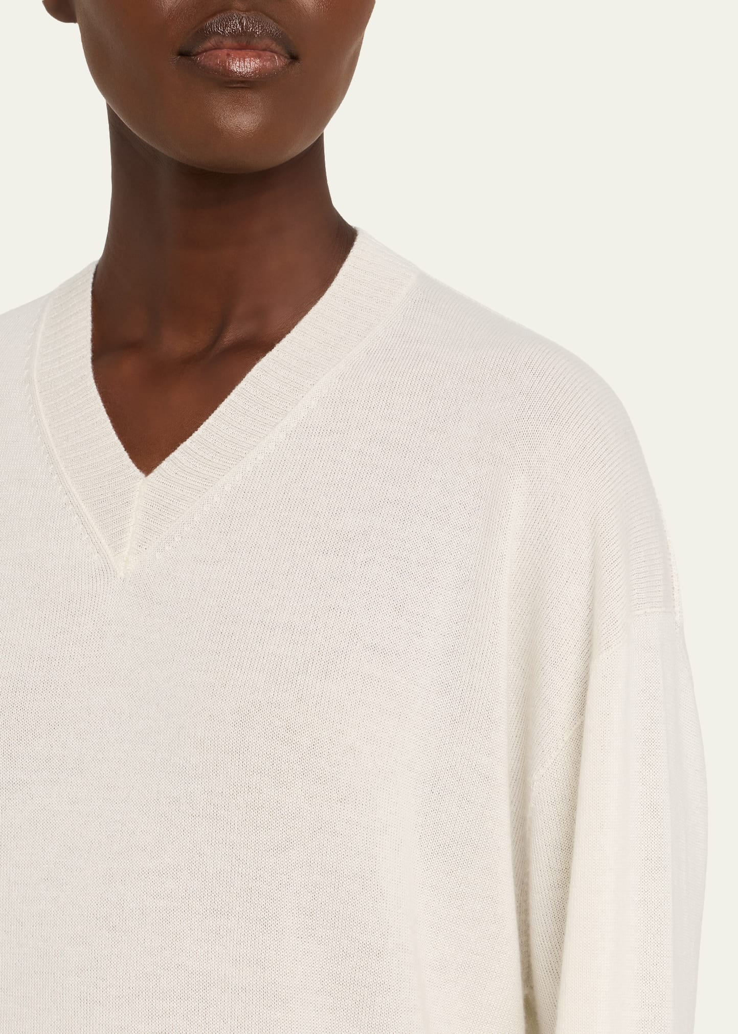 V-Neck Cashmere Sweater - 5