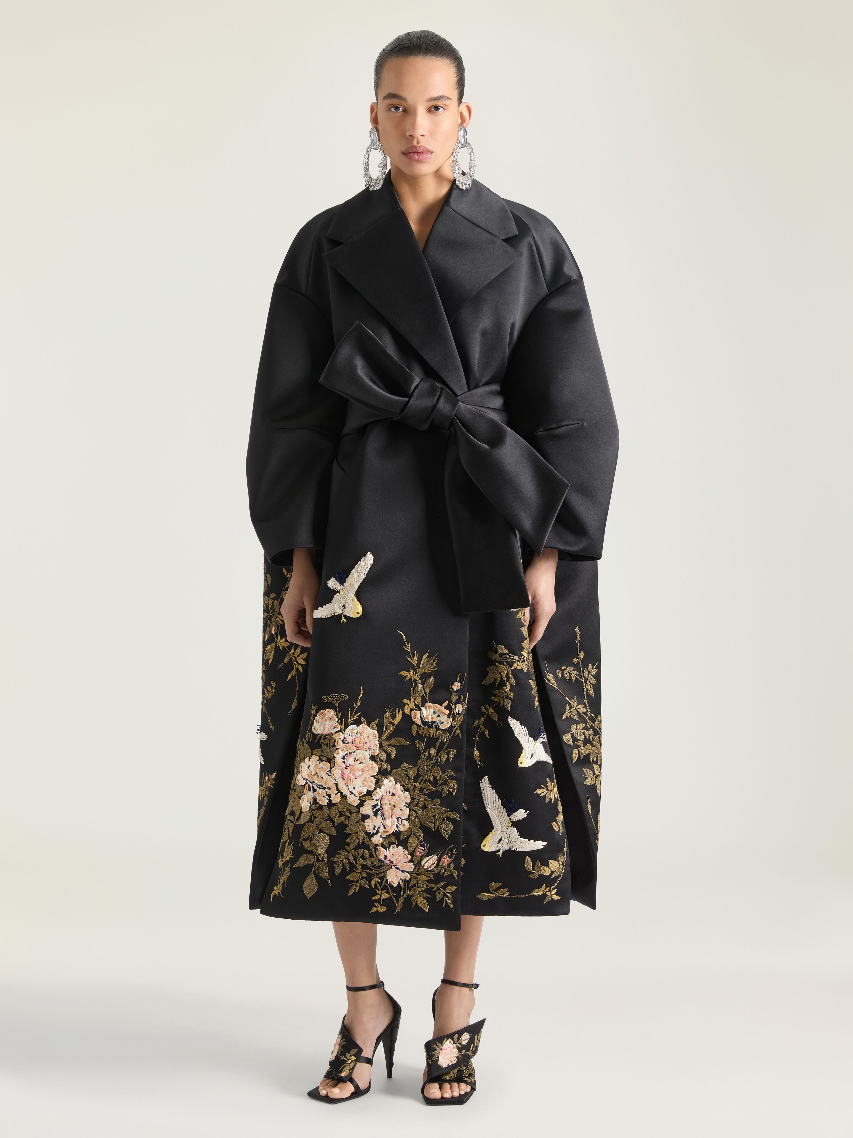 COCOON COAT IN SATIN WITH EMBROIDERIES AND CAPE - 2