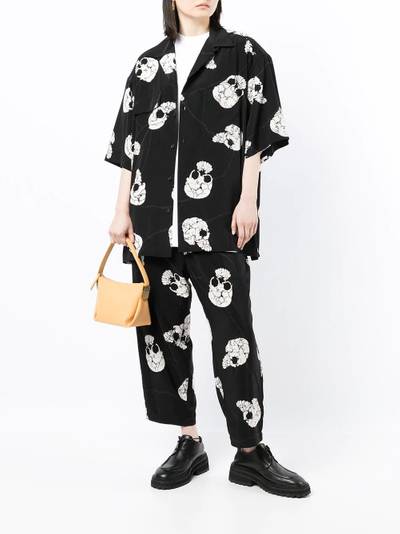 Y's skull-print tapered trousers outlook