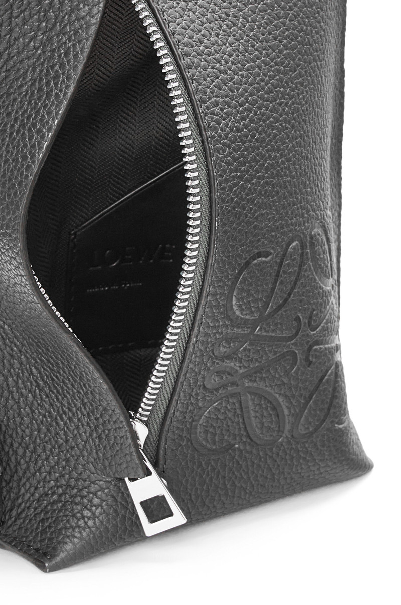 Vertical T Pocket in grained calfskin 5