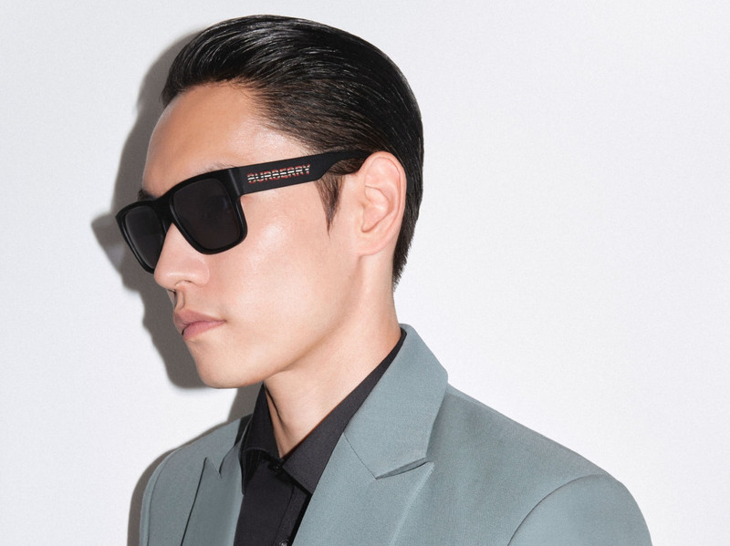 Burberry BE4358 Knight outlook