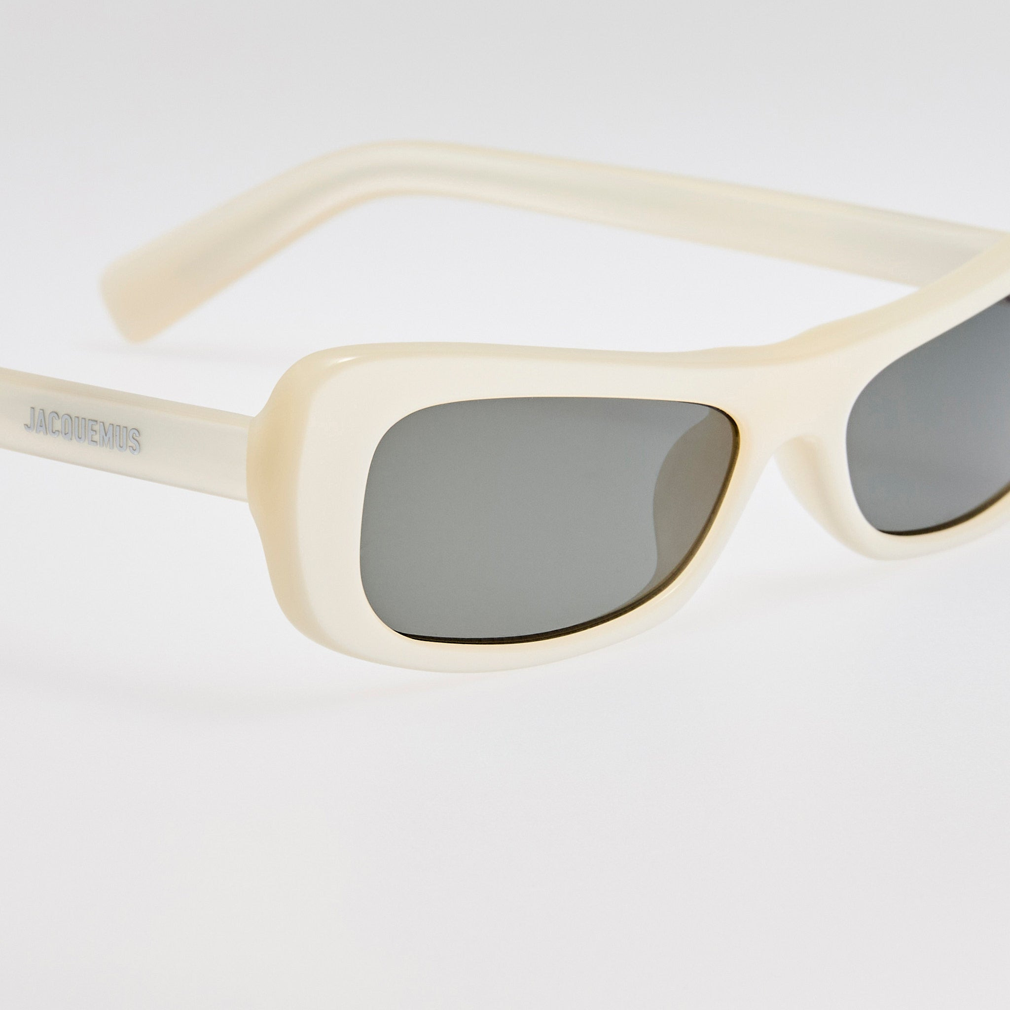 Capri Sunglasses in Metallic Pearl - 4