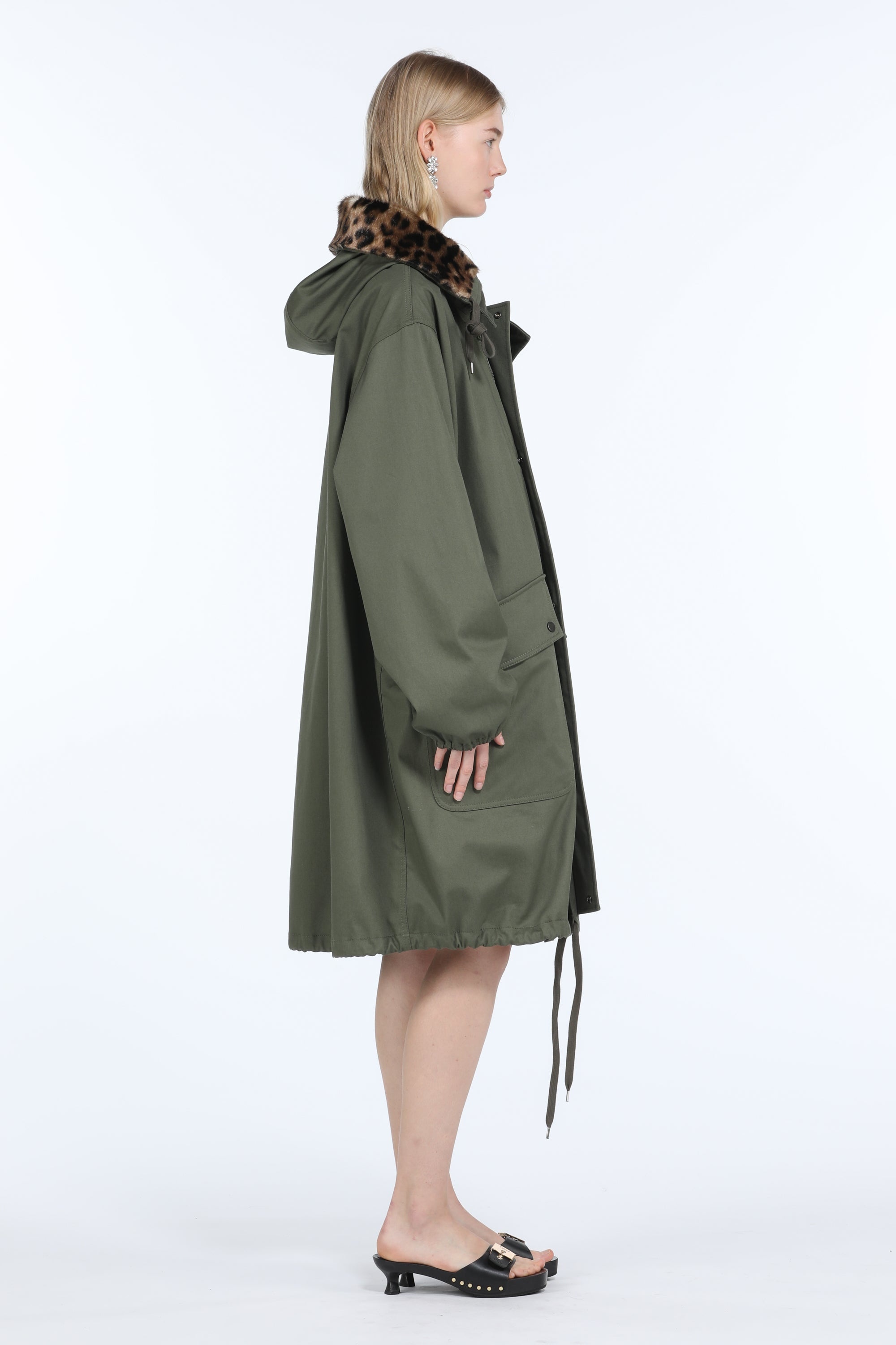 CONTRAST-COLLAR HOODED JACKET - 3